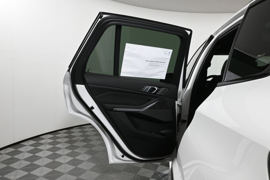 Thumbnail: 2026 BMW X5 - 32