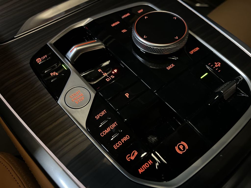 Thumbnail: 2026 BMW X7 - 20