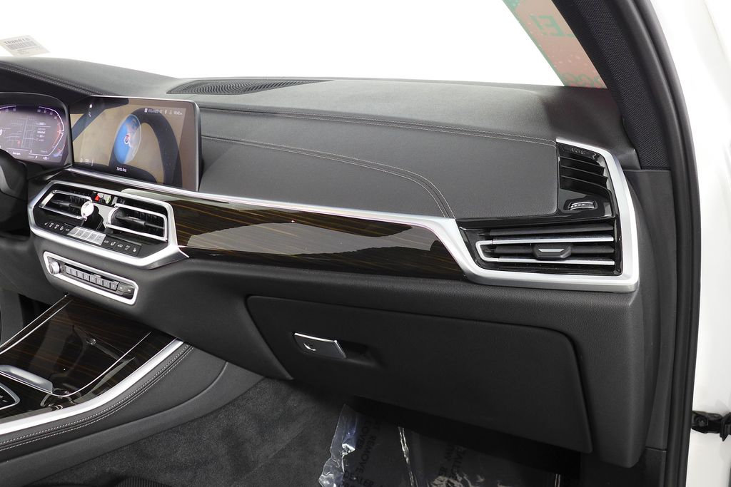 Thumbnail: 2023 BMW X5 - 14