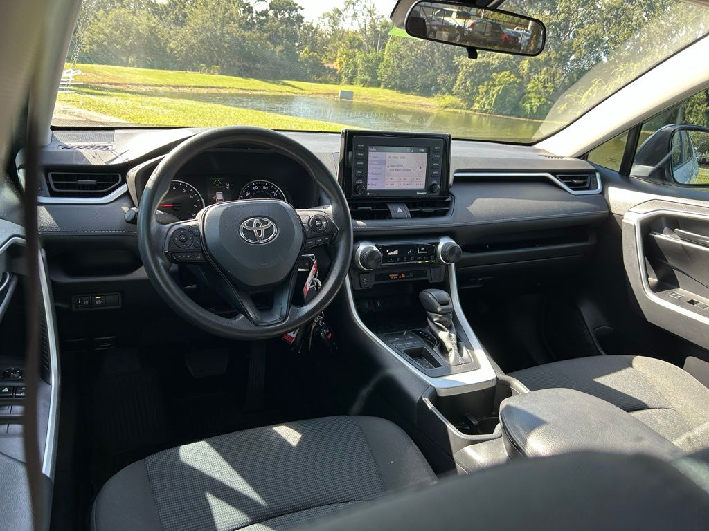 Thumbnail: 2022 Toyota RAV4 - 12