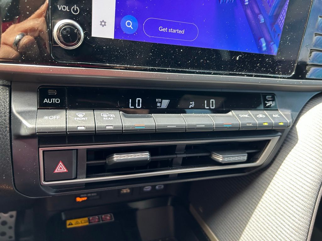 Thumbnail: 2025 Toyota Camry - 25