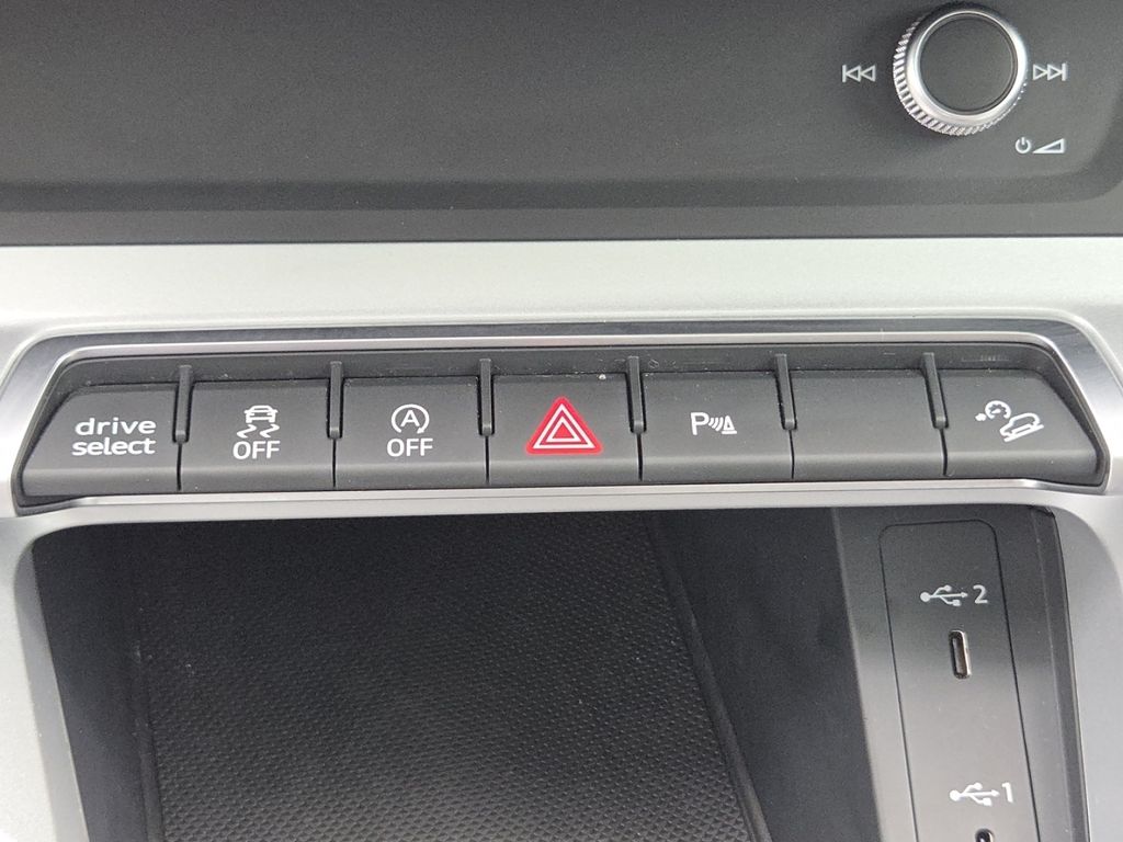 Used 2025  Audi Premium image 6