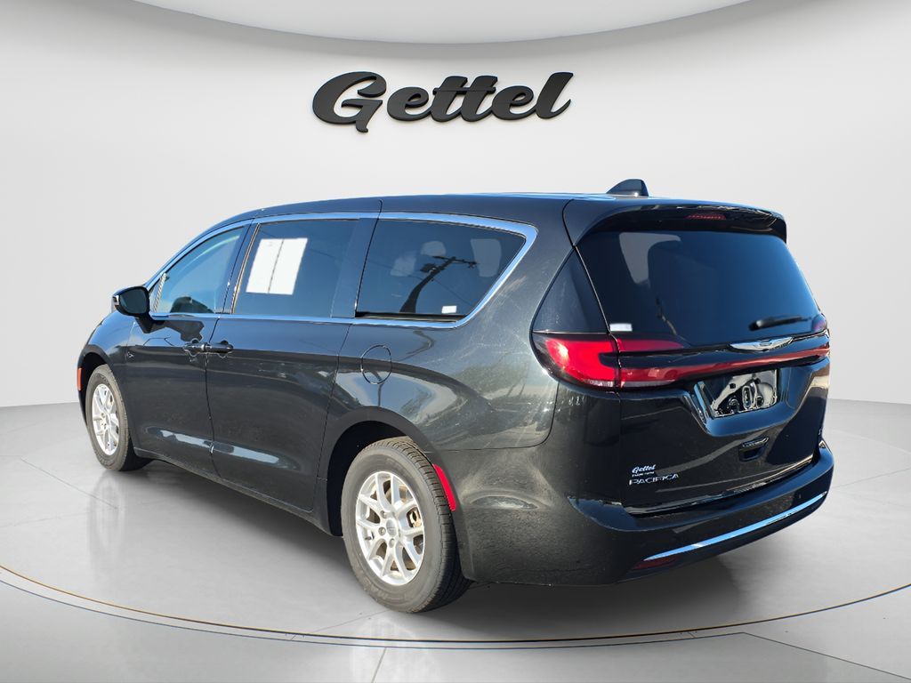 View vehicle photo 7