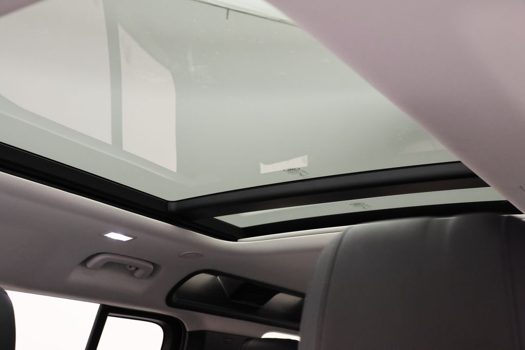 Thumbnail: 2020 Land Rover Defender - 13