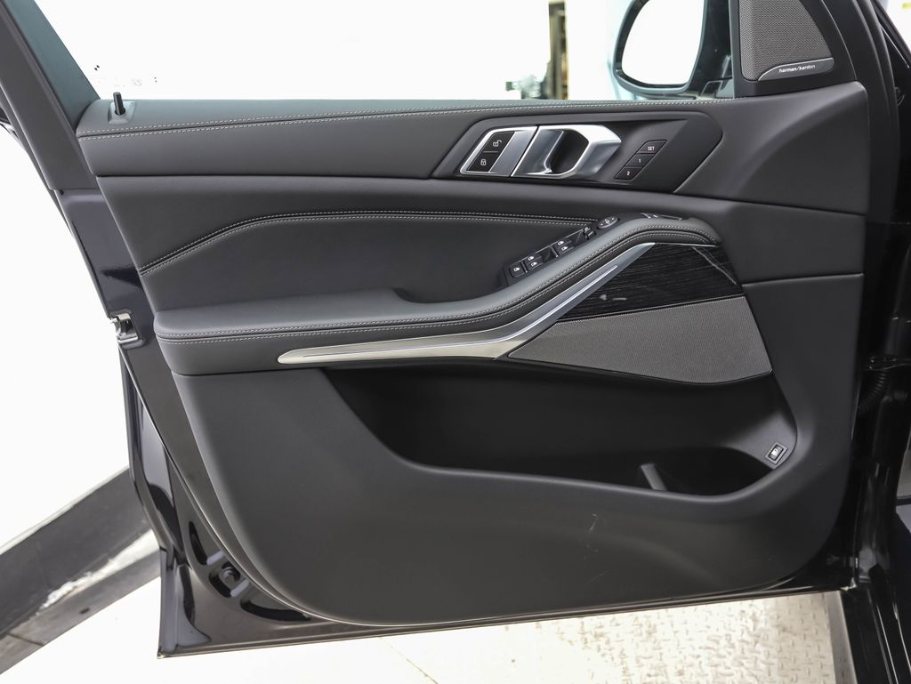 Thumbnail: 2026 BMW X5 - 9