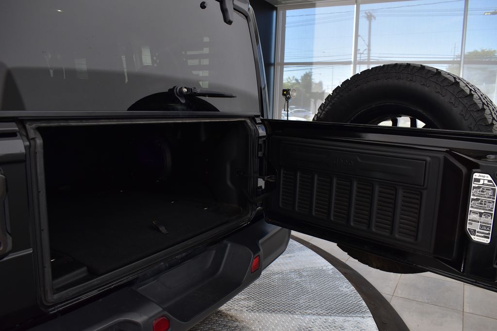 Thumbnail: 2018 Jeep Wrangler - 28