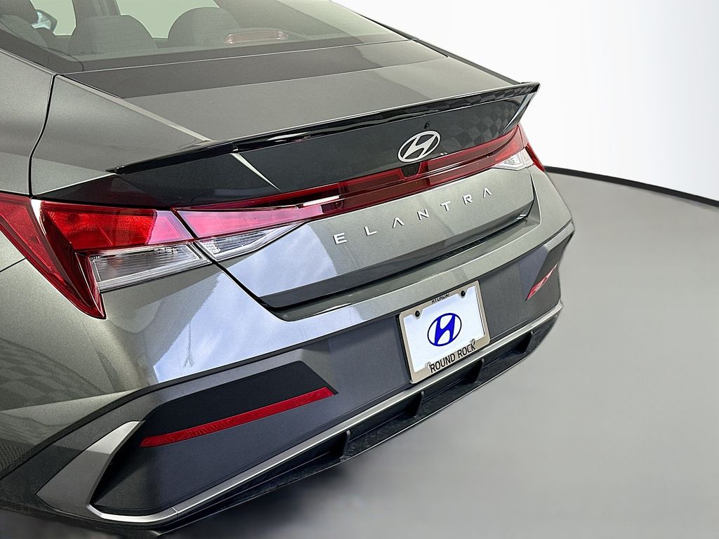 2025 Hyundai Elantra SEL 20