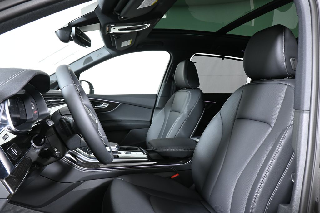 Thumbnail: 2026 Audi Q7 - 13