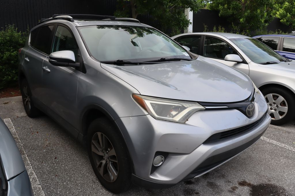 Thumbnail: 2017 Toyota RAV4 - 6