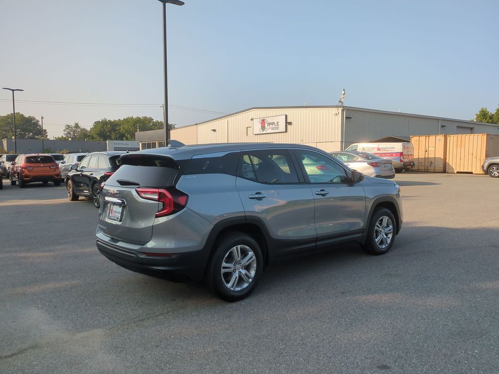 2024 GMC Terrain FWD SLE