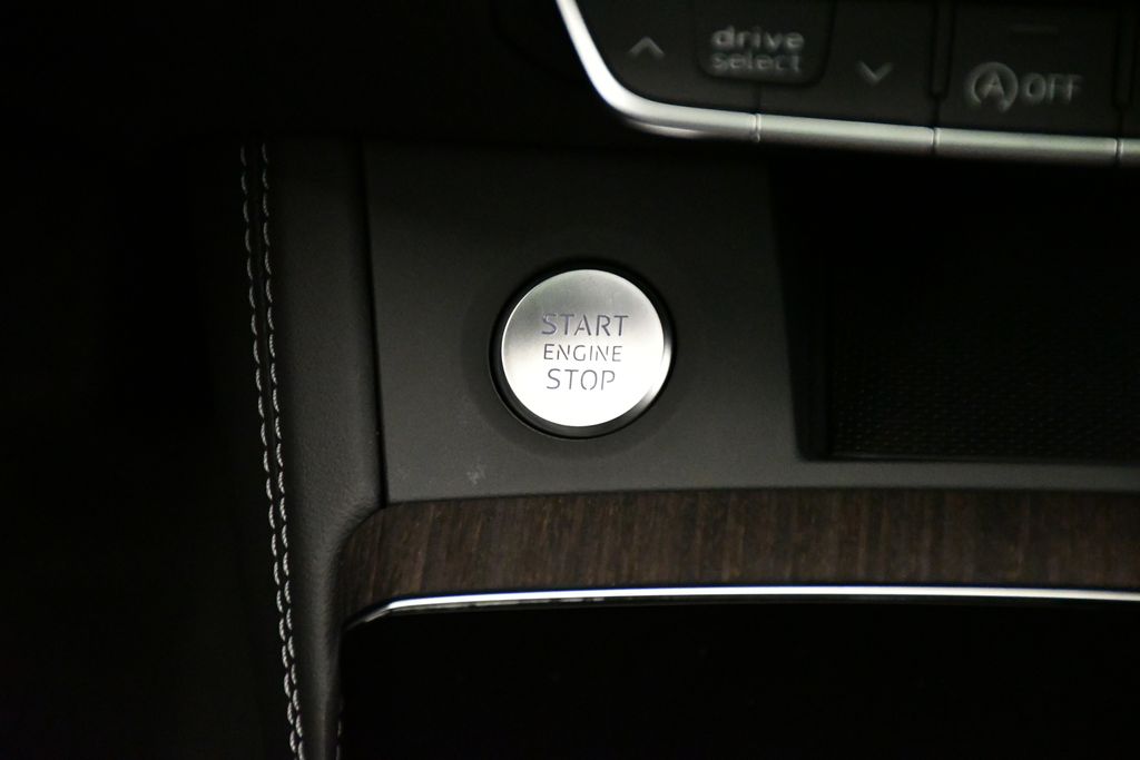 Thumbnail: 2025 Audi Q5 - 29