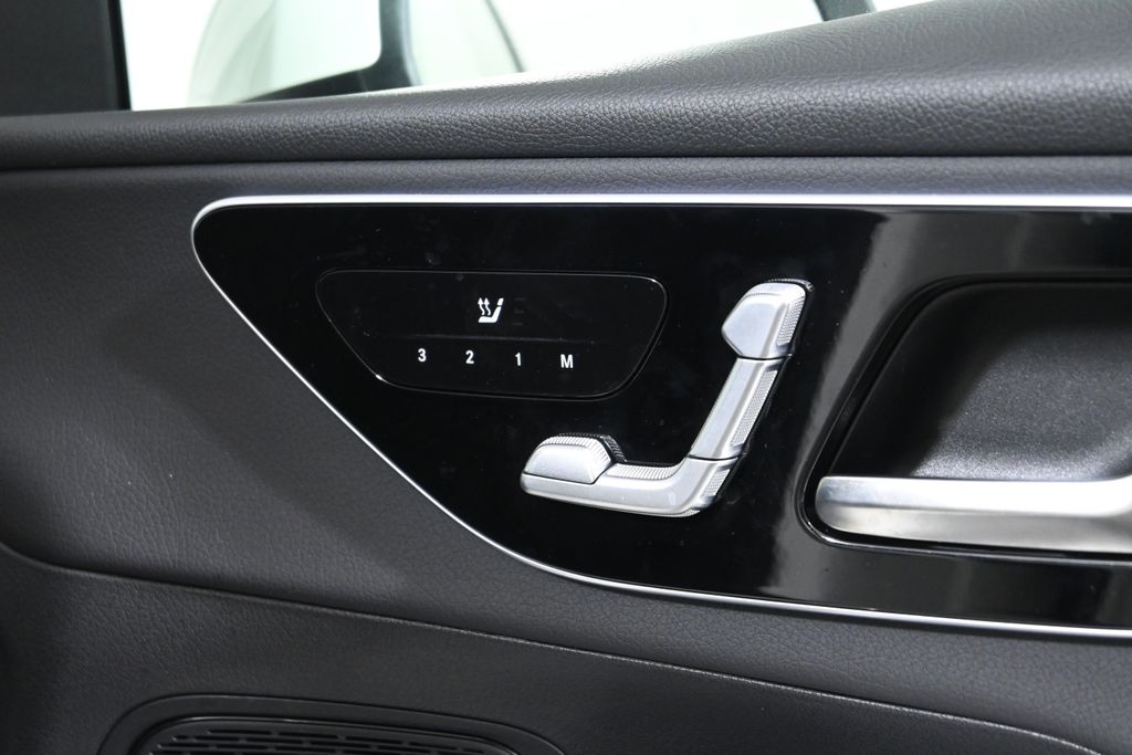 Thumbnail: 2025 Mercedes-Benz GLC - 26