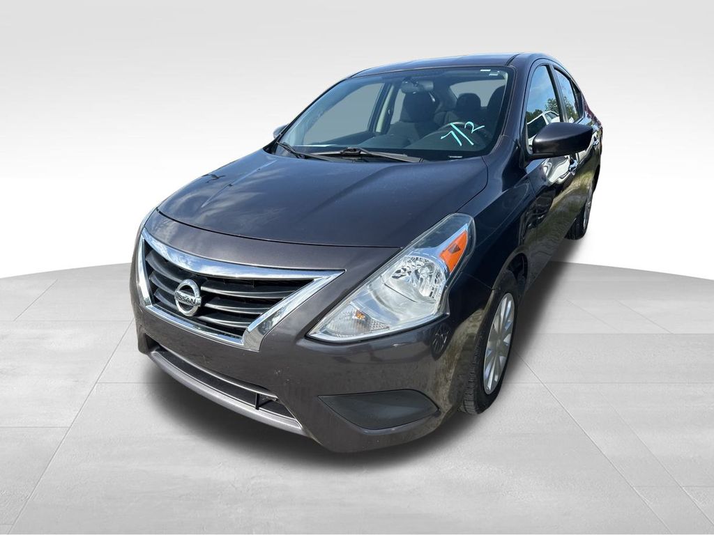 2015 Amethyst Gray Nissan Versa 1.6 SV FWD Sedan