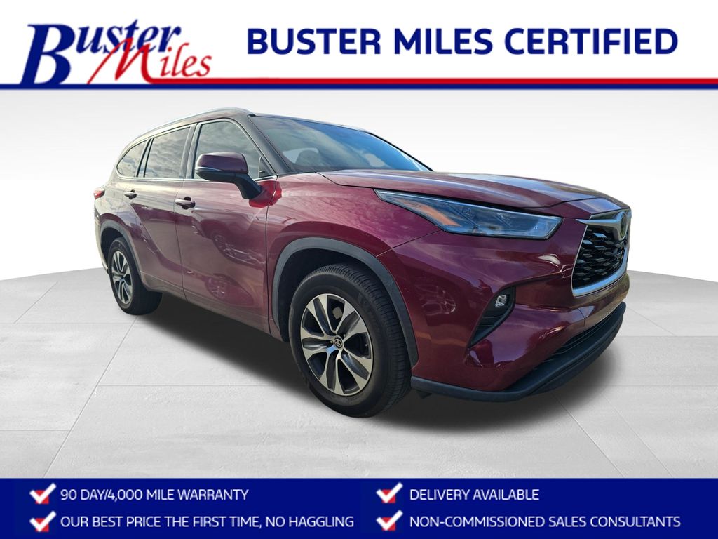 Red 2021 Toyota Highlander XLE FWD SUV / Crossover Front-Wheel Drive 8-Speed Automatic