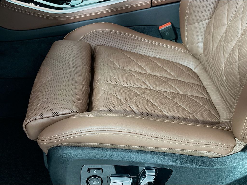 Thumbnail: 2026 BMW X5 - 21