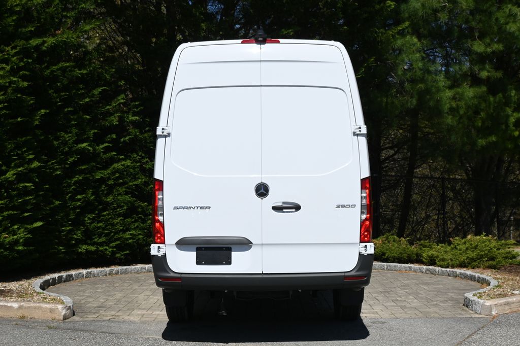 Thumbnail: 2025 Mercedes-Benz Sprinter - 6