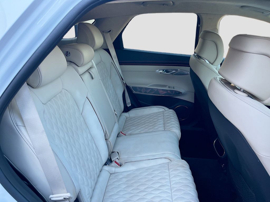 Used 2025 White Genesis 3.5T Sport Advanced image 29