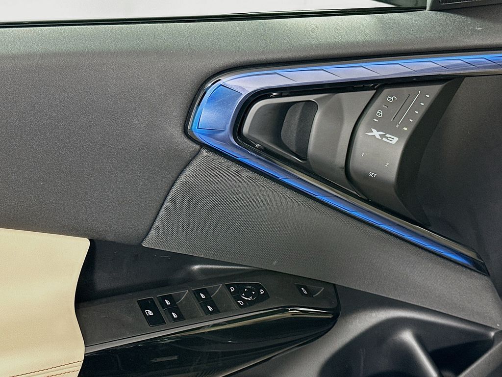 Thumbnail: 2025 BMW X3 - 18