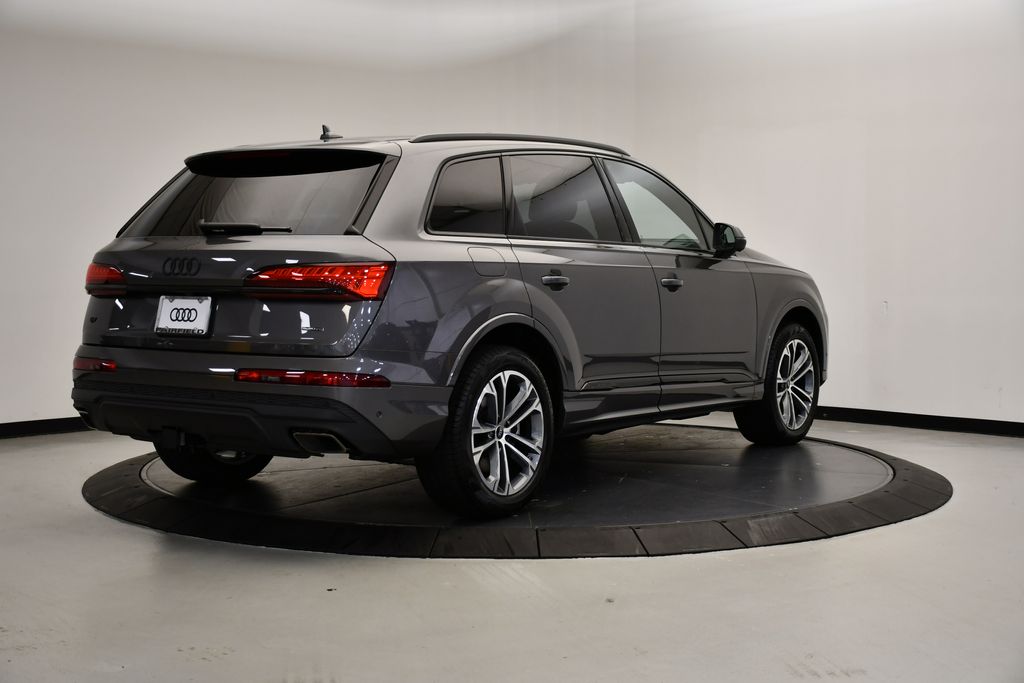 Thumbnail: 2026 Audi Q7 - 5