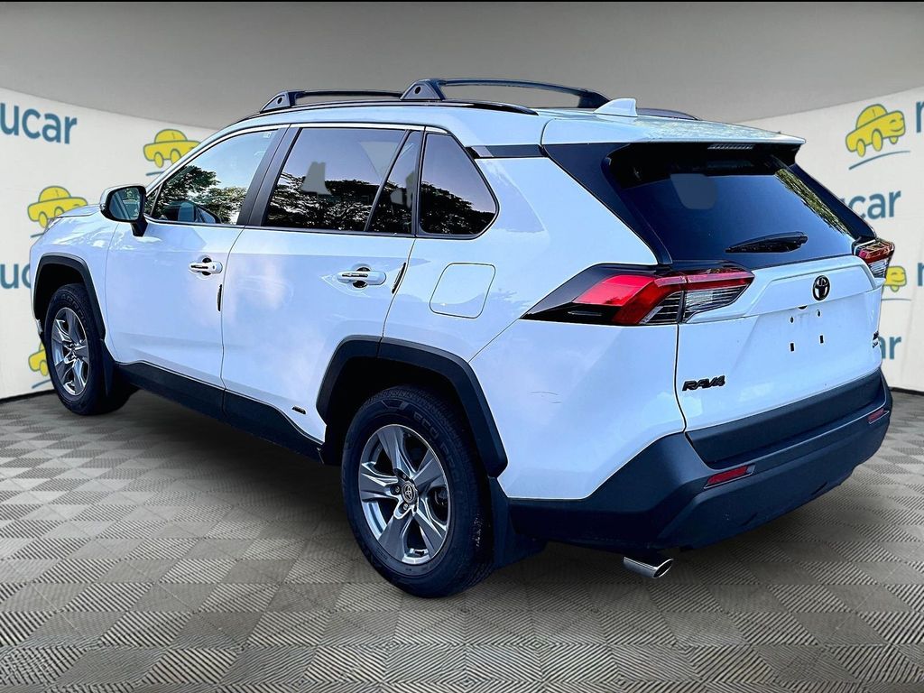 2025 Toyota RAV4 Hybrid — photo 5
