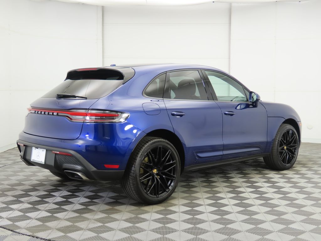 Thumbnail: 2022 Porsche Macan - 5