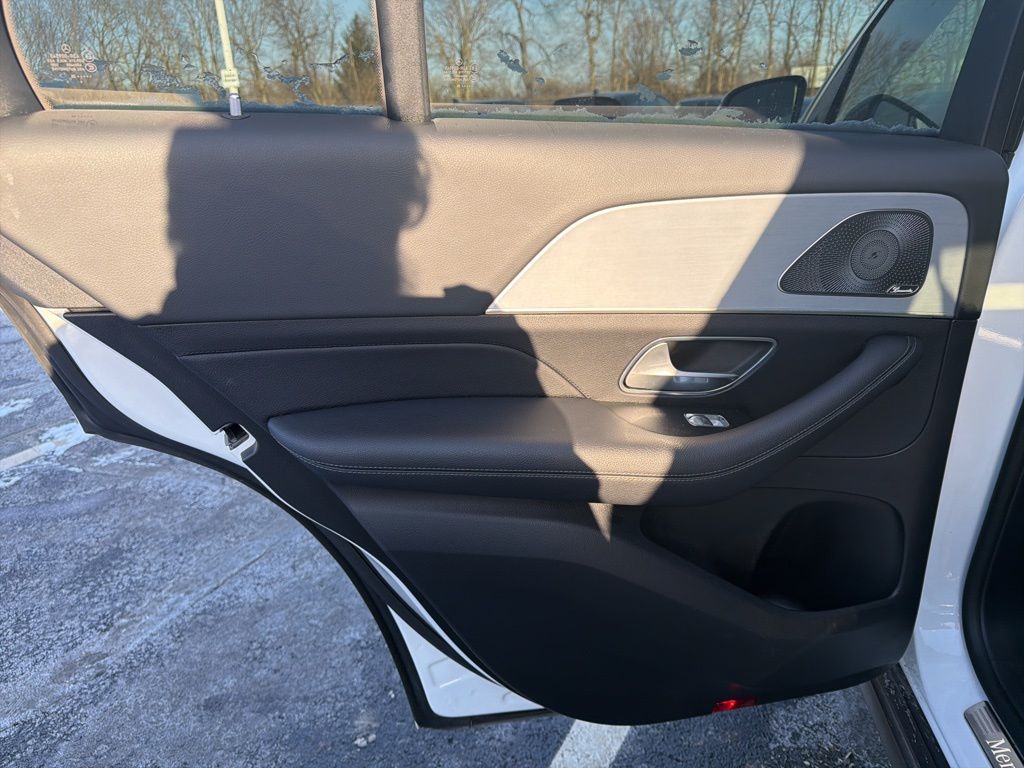 Thumbnail: 2025 Mercedes-Benz GLE - 21