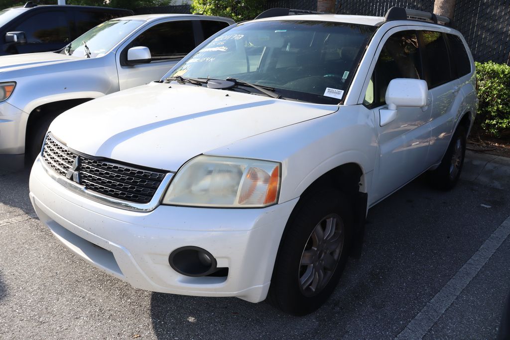 Thumbnail: 2011 Mitsubishi Endeavor - 2