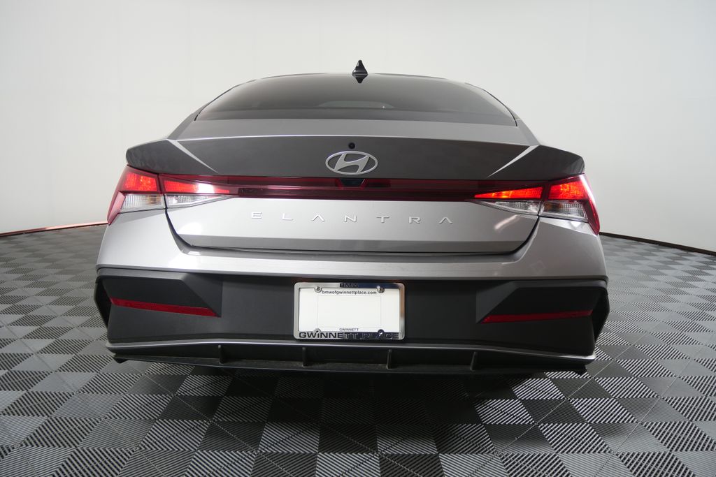 Thumbnail: 2025 Hyundai Elantra - 4