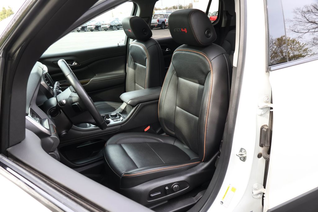2021 GMC Acadia AT4 28