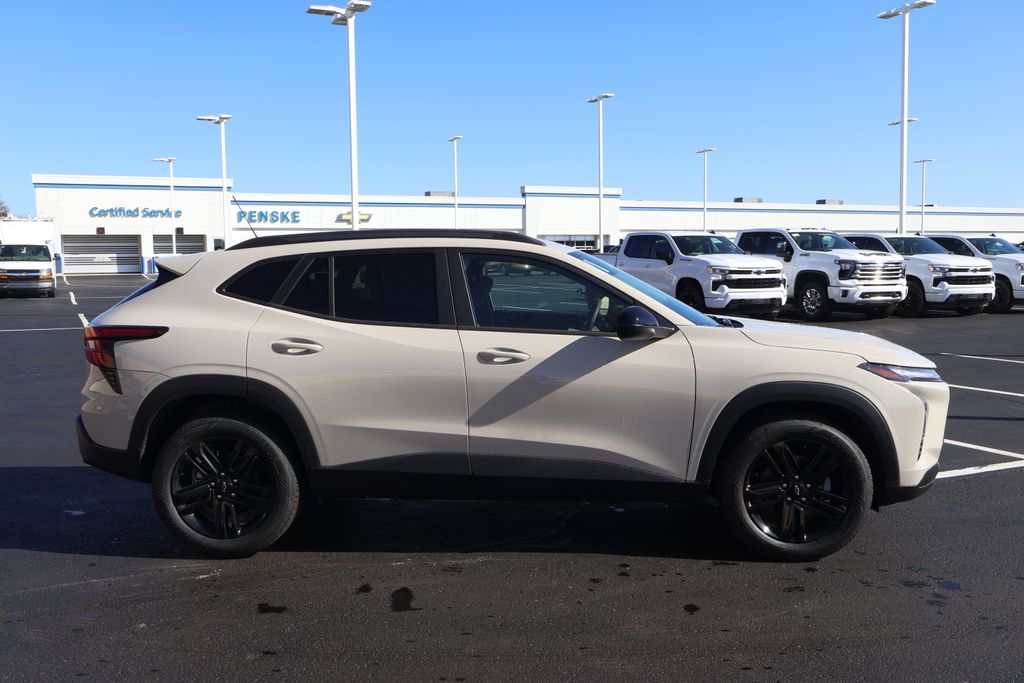 Thumbnail: 2026 Chevrolet Trax - 9