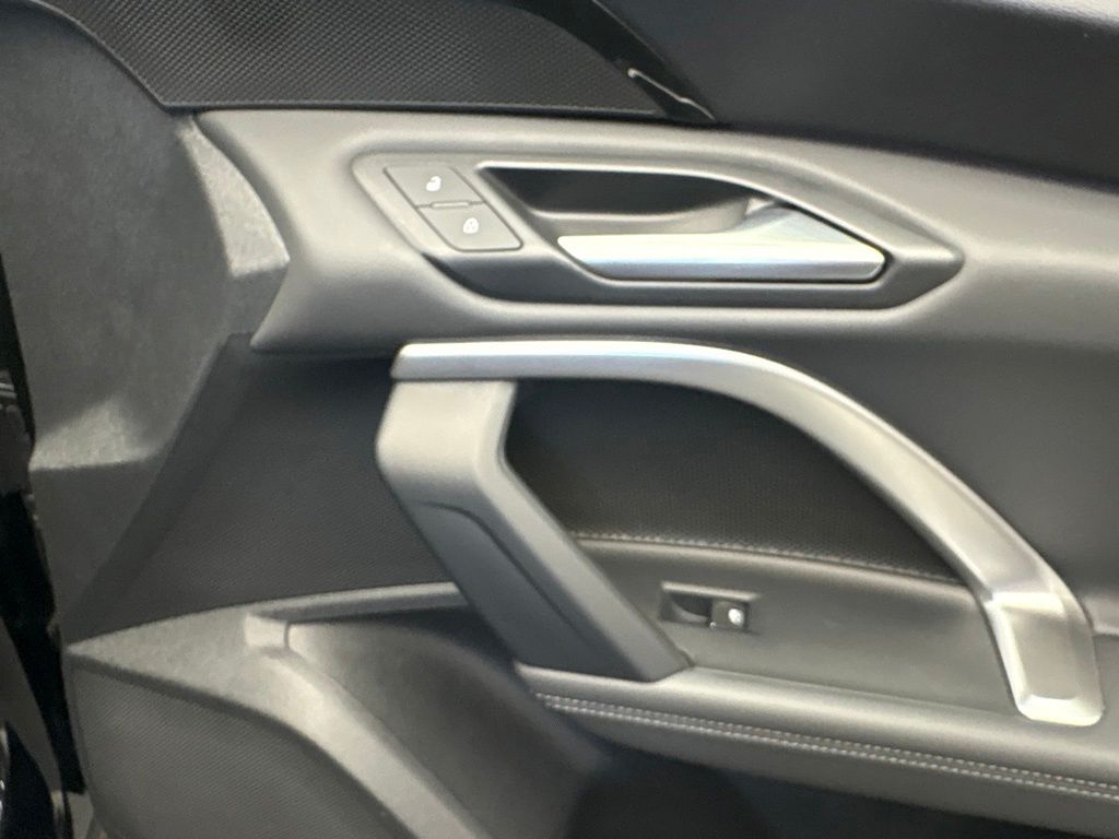 Thumbnail: 2025 Audi Q5 - 25
