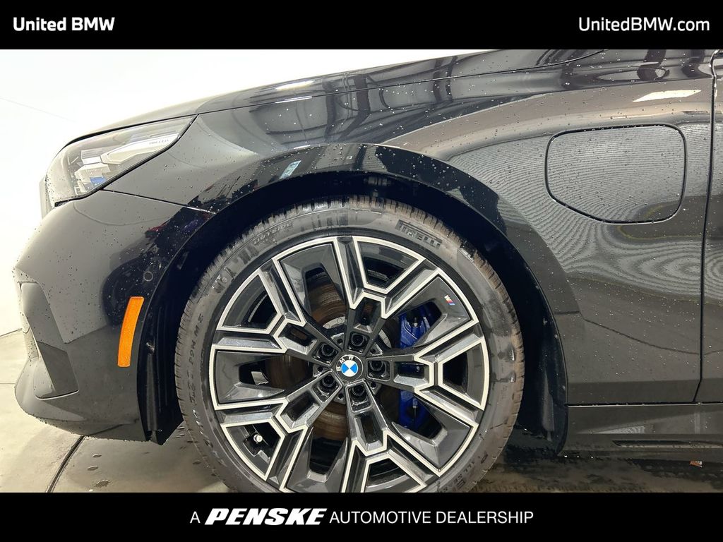 Thumbnail: 2026 BMW 5 Series - 10