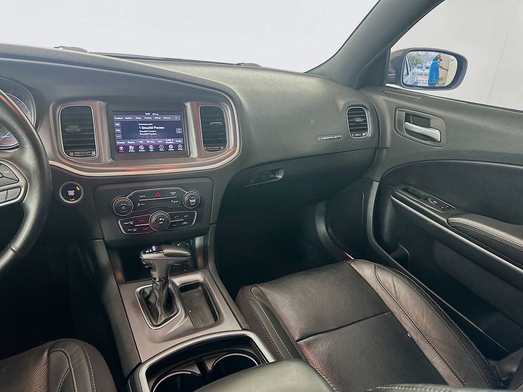 Thumbnail: 2020 Dodge Charger - 22