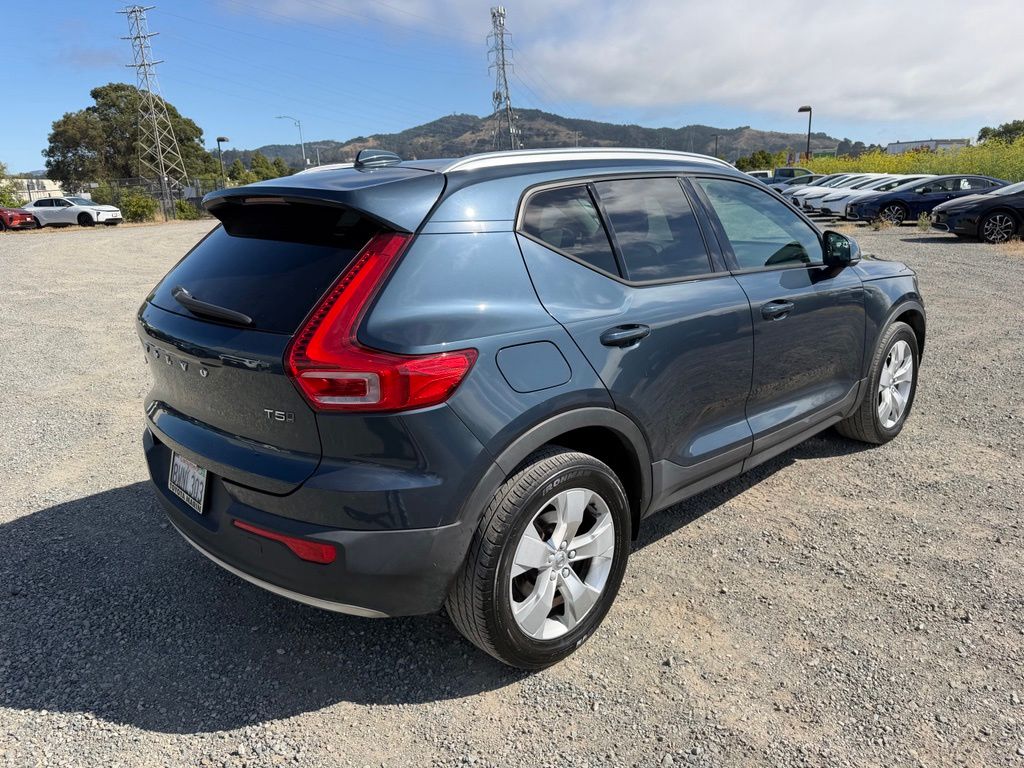 Used 2021 Volvo XC40 SUV