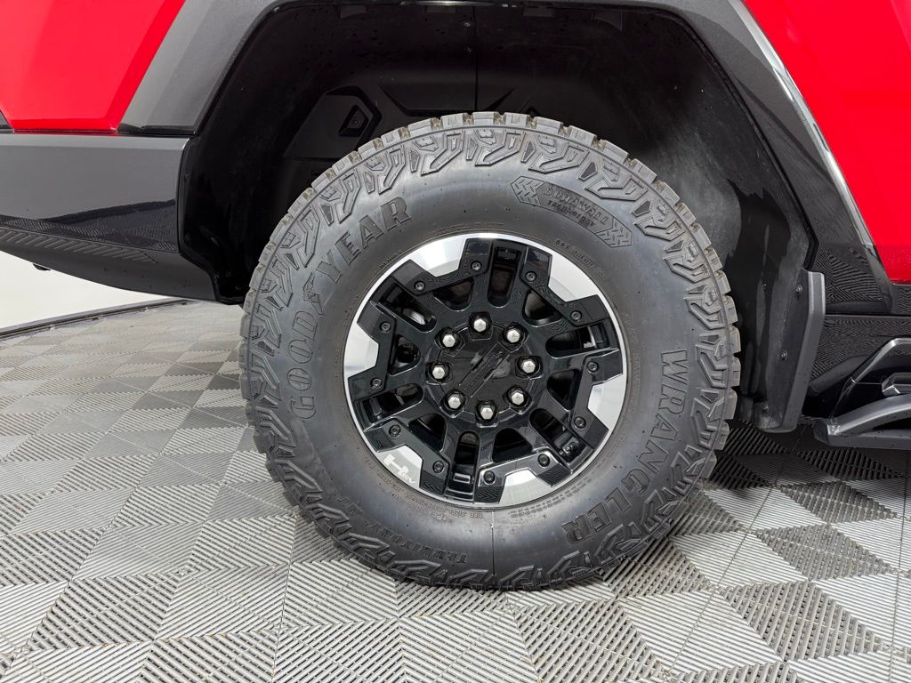 Thumbnail: 2022 GMC Hummer EV - 12