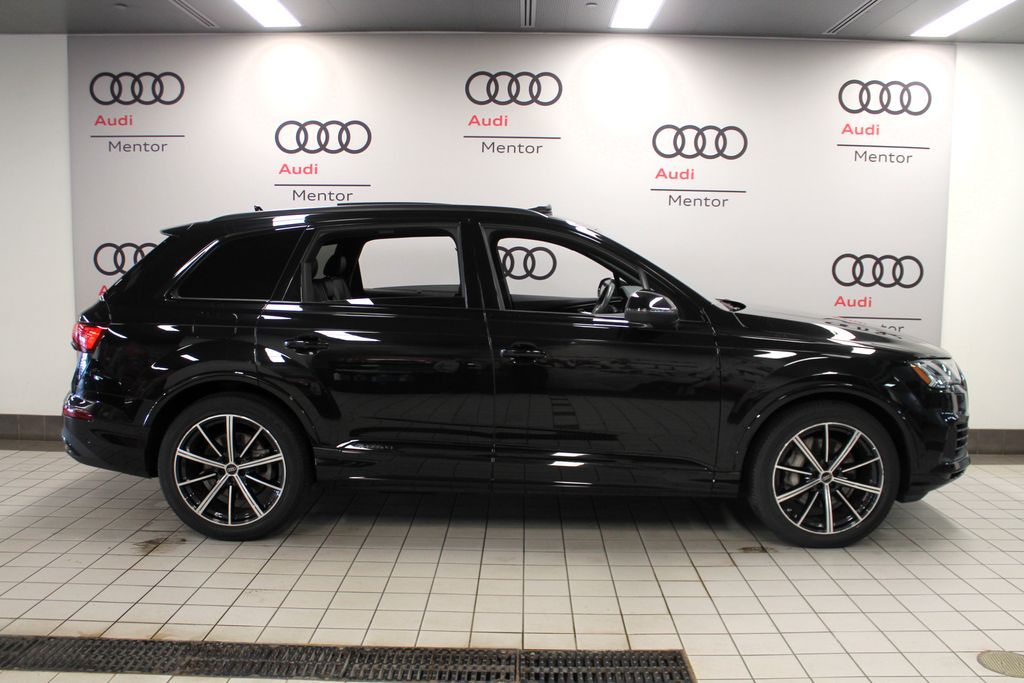 Thumbnail: 2023 Audi Q7 - 7