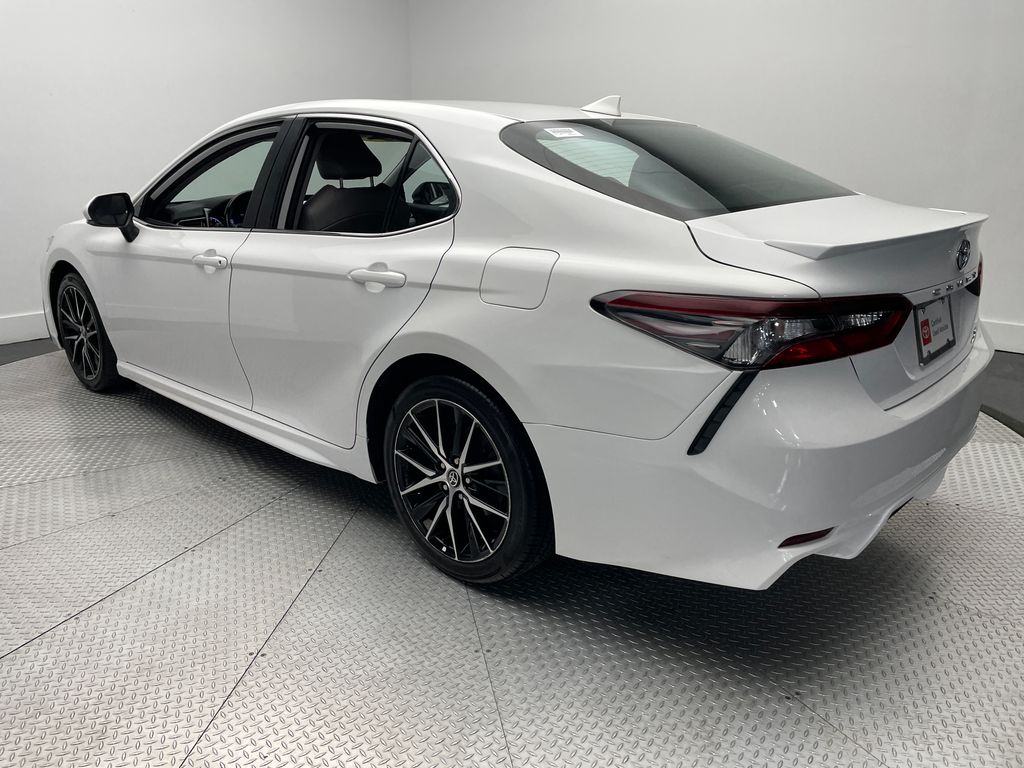 Thumbnail: 2022 Toyota Camry - 7