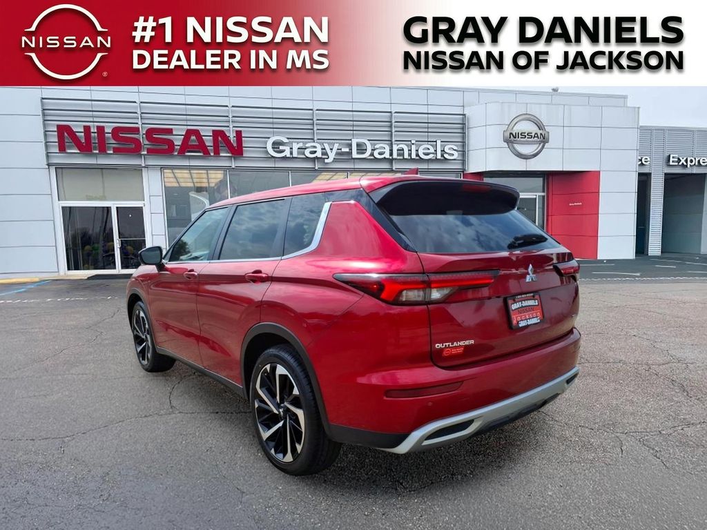 Used 2024 Mitsubishi Outlander SUV