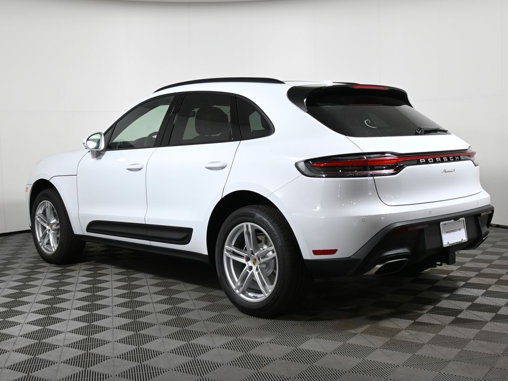 2025 Porsche Macan  3