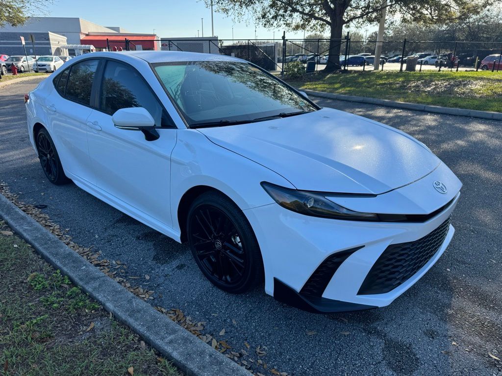 2025 Toyota Camry SE 7