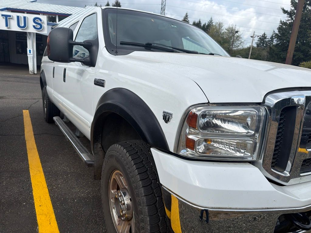 Oxford White Clearcoat 2006 Ford F-250 Super Duty Pickup Truck Four-Wheel Drive 5-Speed Automatic Overdrive
