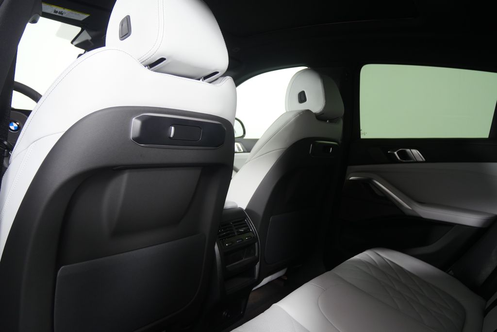 Thumbnail: 2027 BMW X6 - 15