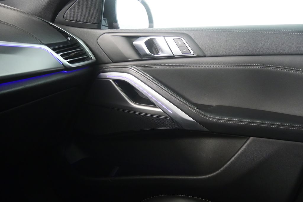 Thumbnail: 2022 BMW X6 - 30