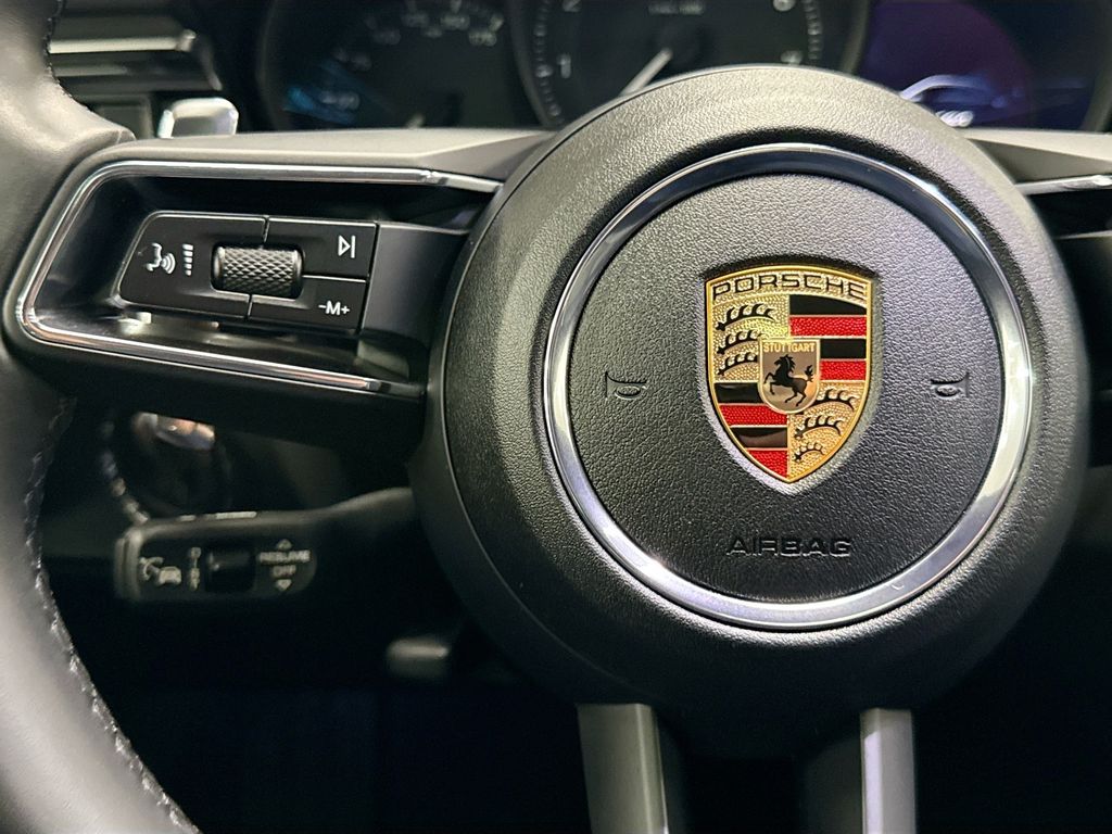 Thumbnail: 2025 Porsche Macan - 13