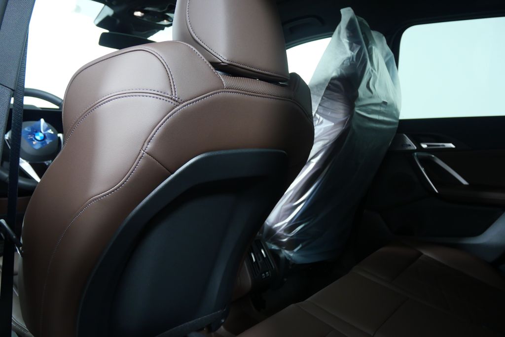 2025 BMW X1 xDrive28i 16