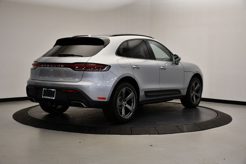 Thumbnail: 2026 Porsche Macan - 6