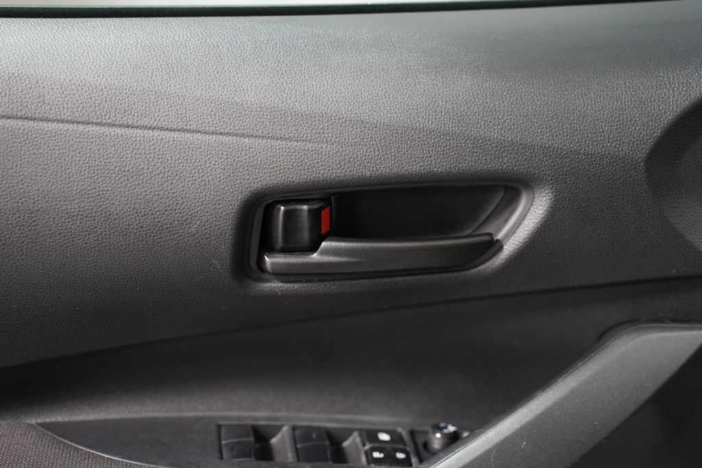 2023 Toyota Corolla LE 29