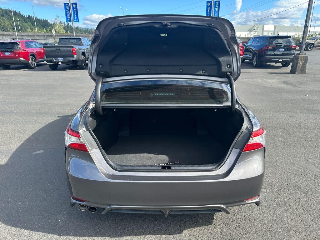 2020 Toyota Camry Hybrid SE