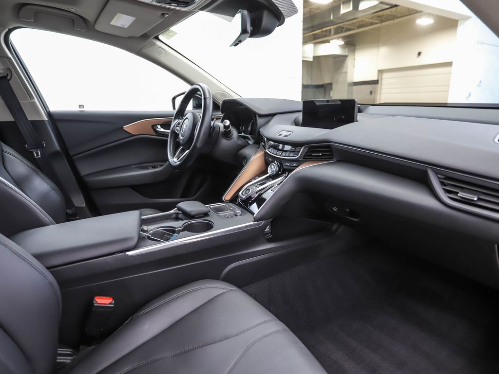 2021 Acura TLX Base 28