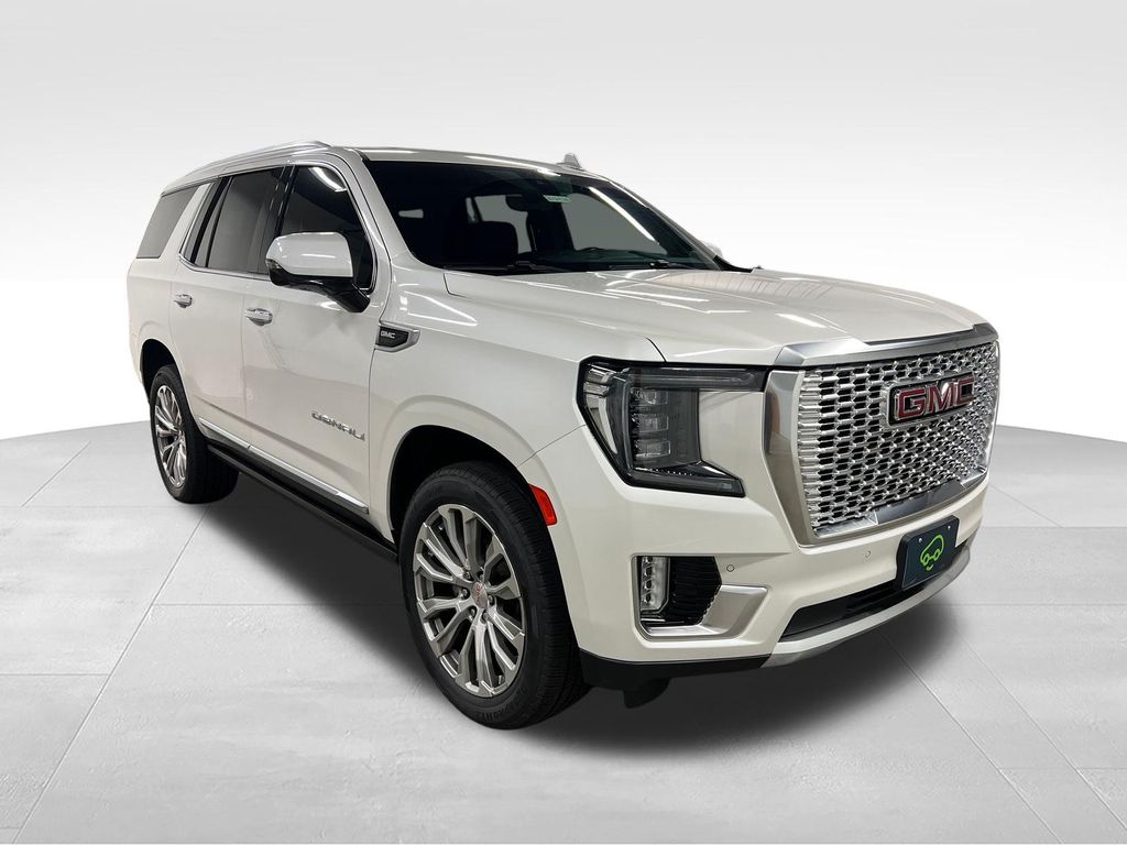 White Frost Tricoat 2021 GMC Yukon SUV / Crossover Four-Wheel Drive